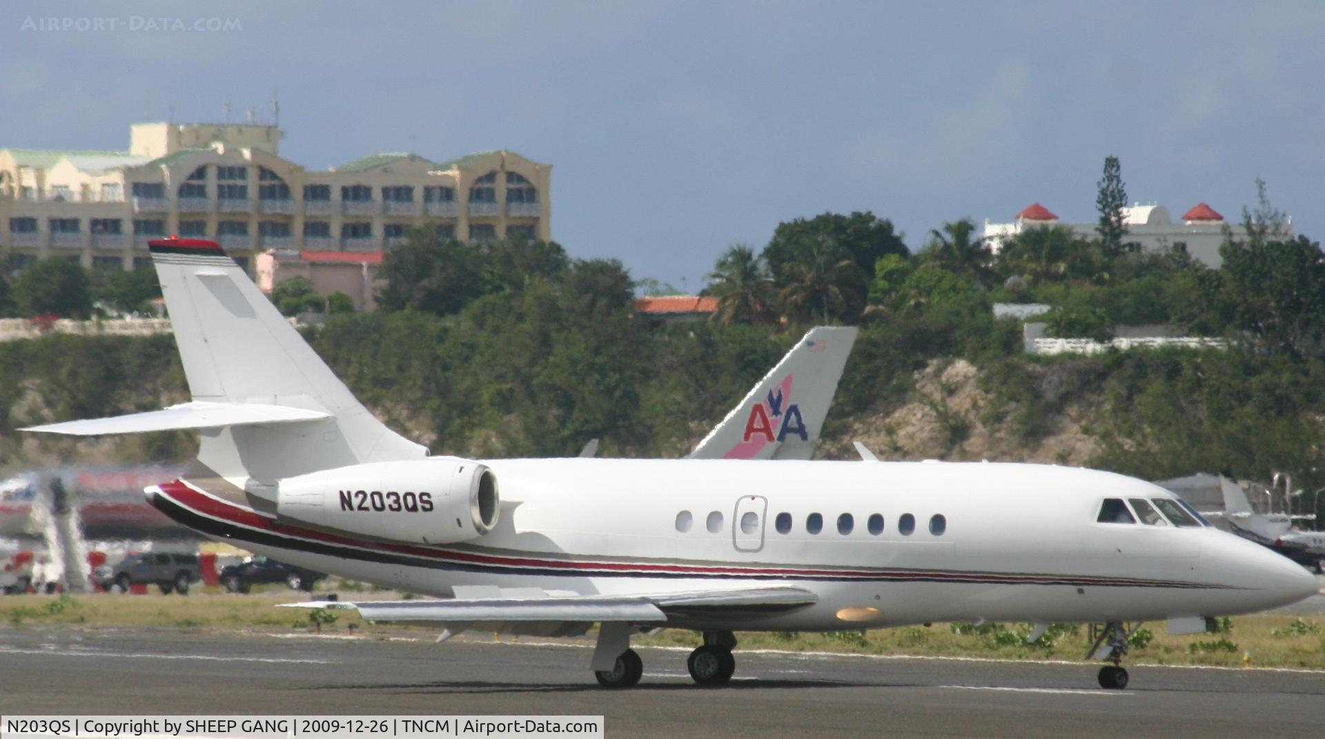 N203QS, 2002 Dassault Falcon 2000 C/N 198, N203QS just landed and now back tracking on the runway