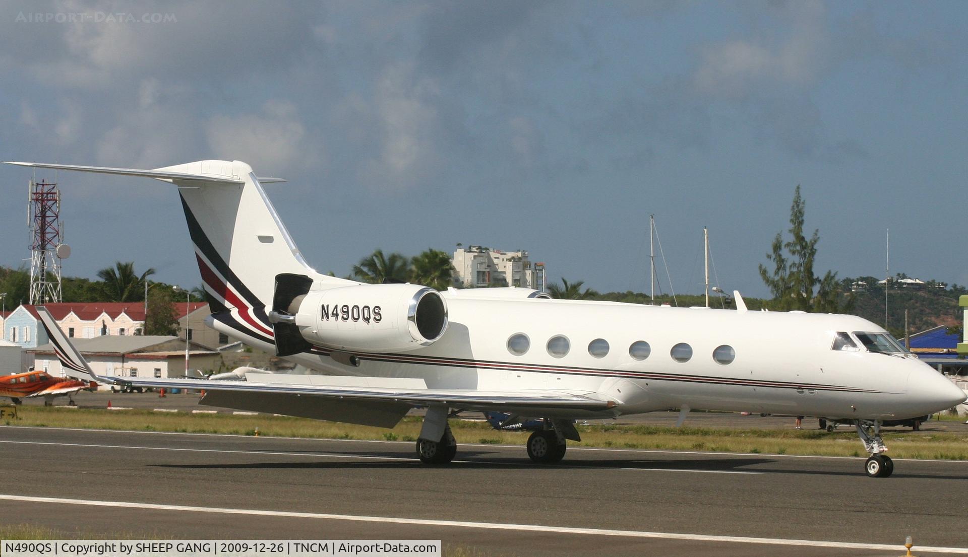 N490QS, 2002 Gulfstream Aerospace G-IV C/N 1488, N490QS Landing at TNCM