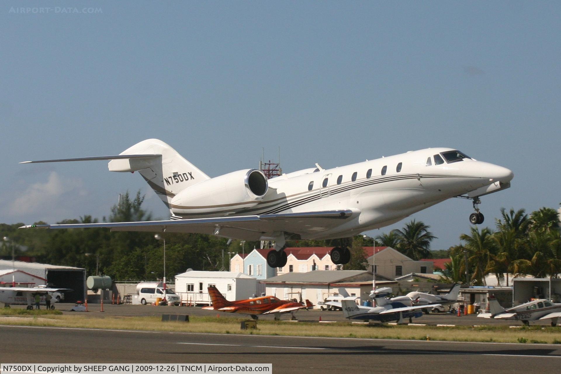 N750DX, 2006 Cessna 750 Citation X C/N 750-0263, N750DX departing on runway 10 TNCM