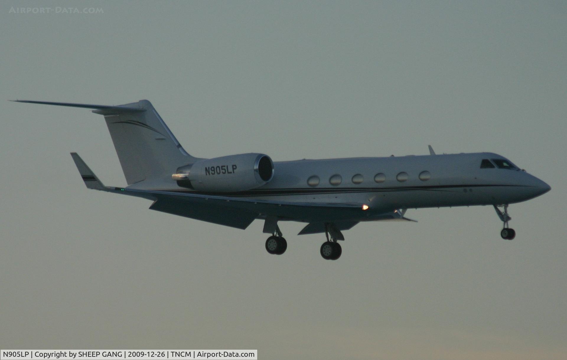 N905LP, 1997 Gulfstream Aerospace G-IV C/N 1321, N905LP on a late afternoon landing at tncm