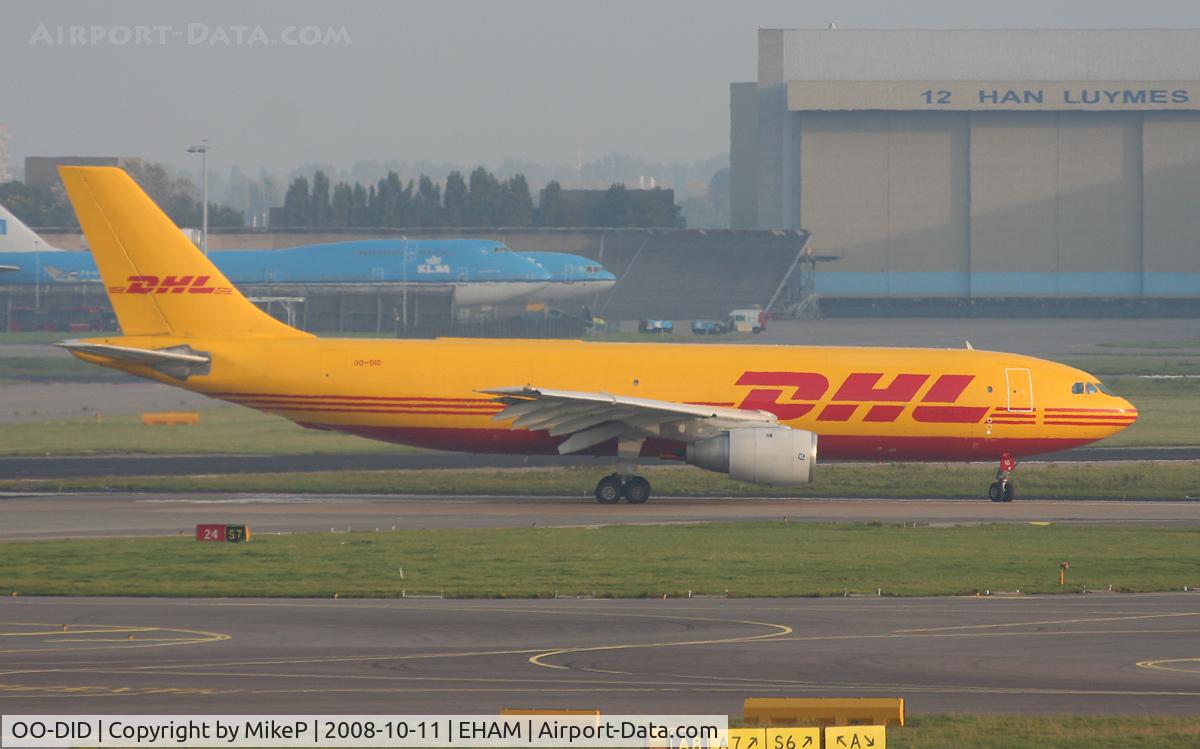 OO-DID, 1983 Airbus A300B4-203(F) C/N 235, Lining up for departure.