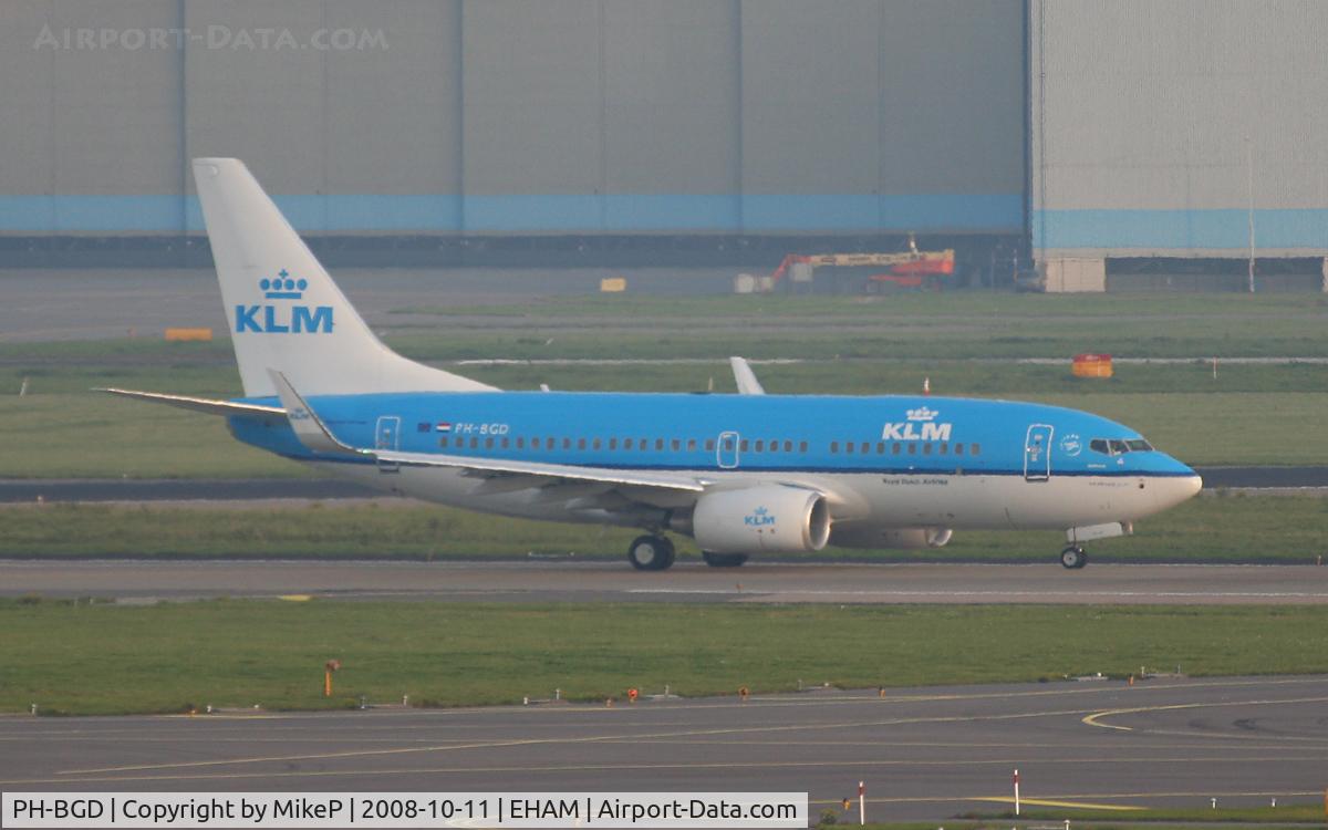PH-BGD, 2008 Boeing 737-7K2 C/N 30366, Heading for a late afternoon departure.