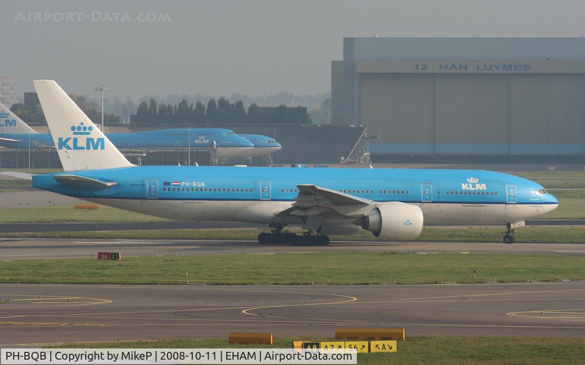 PH-BQB, 2003 Boeing 777-206/ER C/N 33712, Lining up for departure.