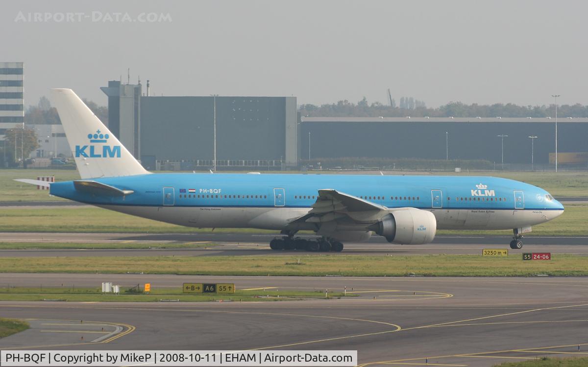 PH-BQF, 2004 Boeing 777-206/ER C/N 29398, Lining up for departure.