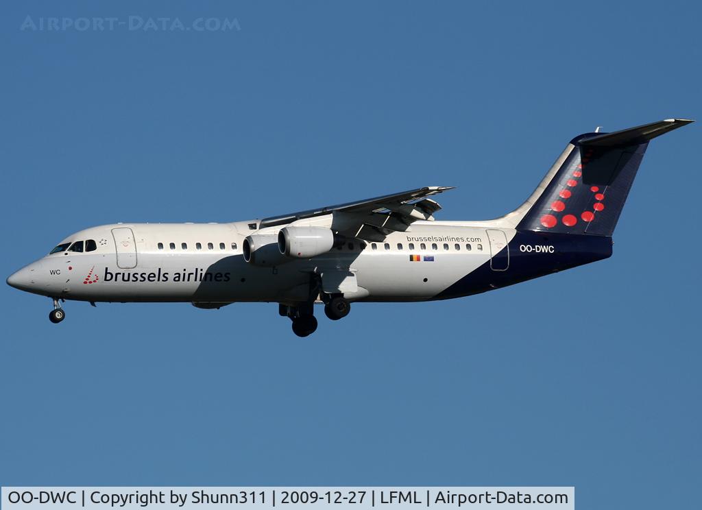 OO-DWC, 1998 British Aerospace Avro 146-RJ100 C/N E3322, Landing rwy 31R