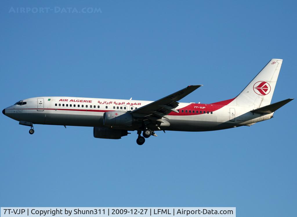 7T-VJP, 2001 Boeing 737-8D6 C/N 30208, Landing rwy 31R