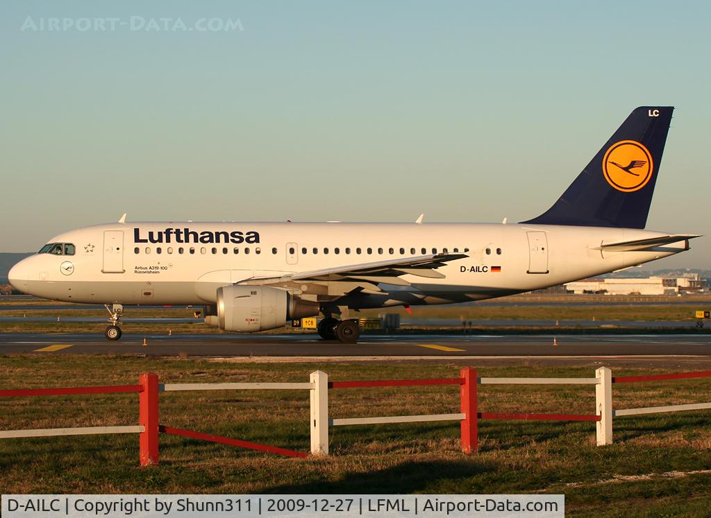 D-AILC, 1996 Airbus A319-114 C/N 616, Lining up rwy 31R for departure...