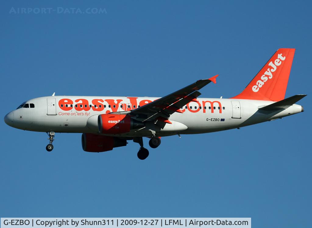 G-EZBO, 2007 Airbus A319-111 C/N 3082, Landing rwy 31R
