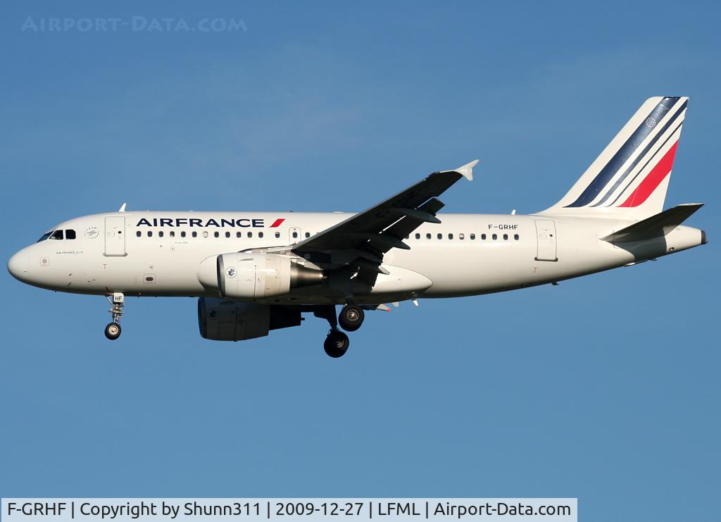 F-GRHF, 1999 Airbus A319-111 C/N 1025, Landing rwy 31R in new c/s