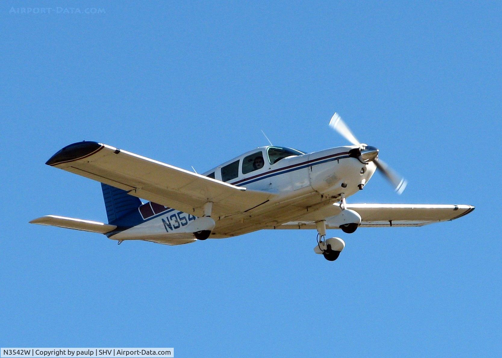 N3542W, 1966 Piper PA-32-260 Cherokee Six Cherokee Six C/N 32-428, Landing on 23 at Shreveport Regional.