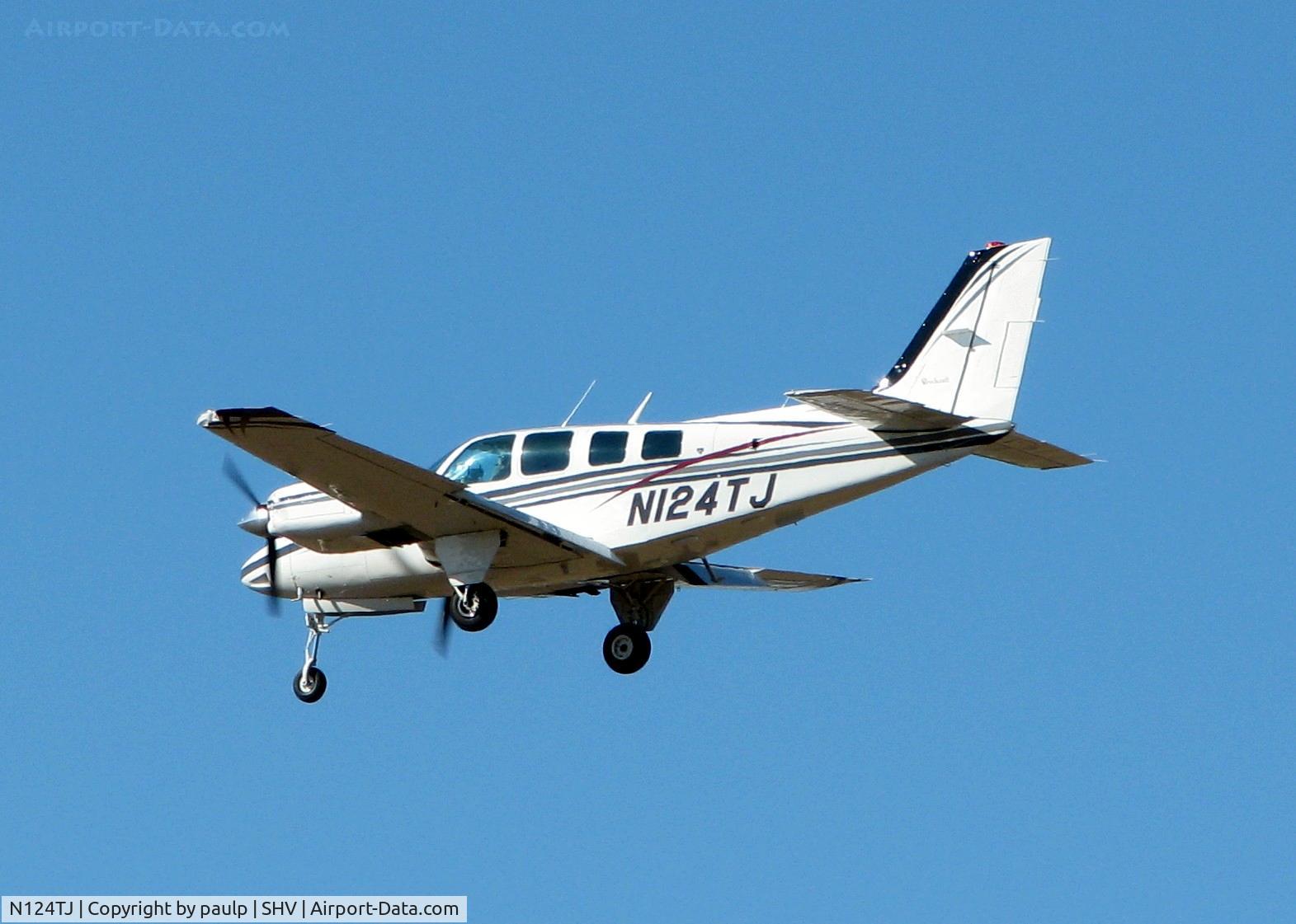 N124TJ, 1978 Beech 58 Baron C/N TH-923, Landing on 23 at Shreveport Regional.