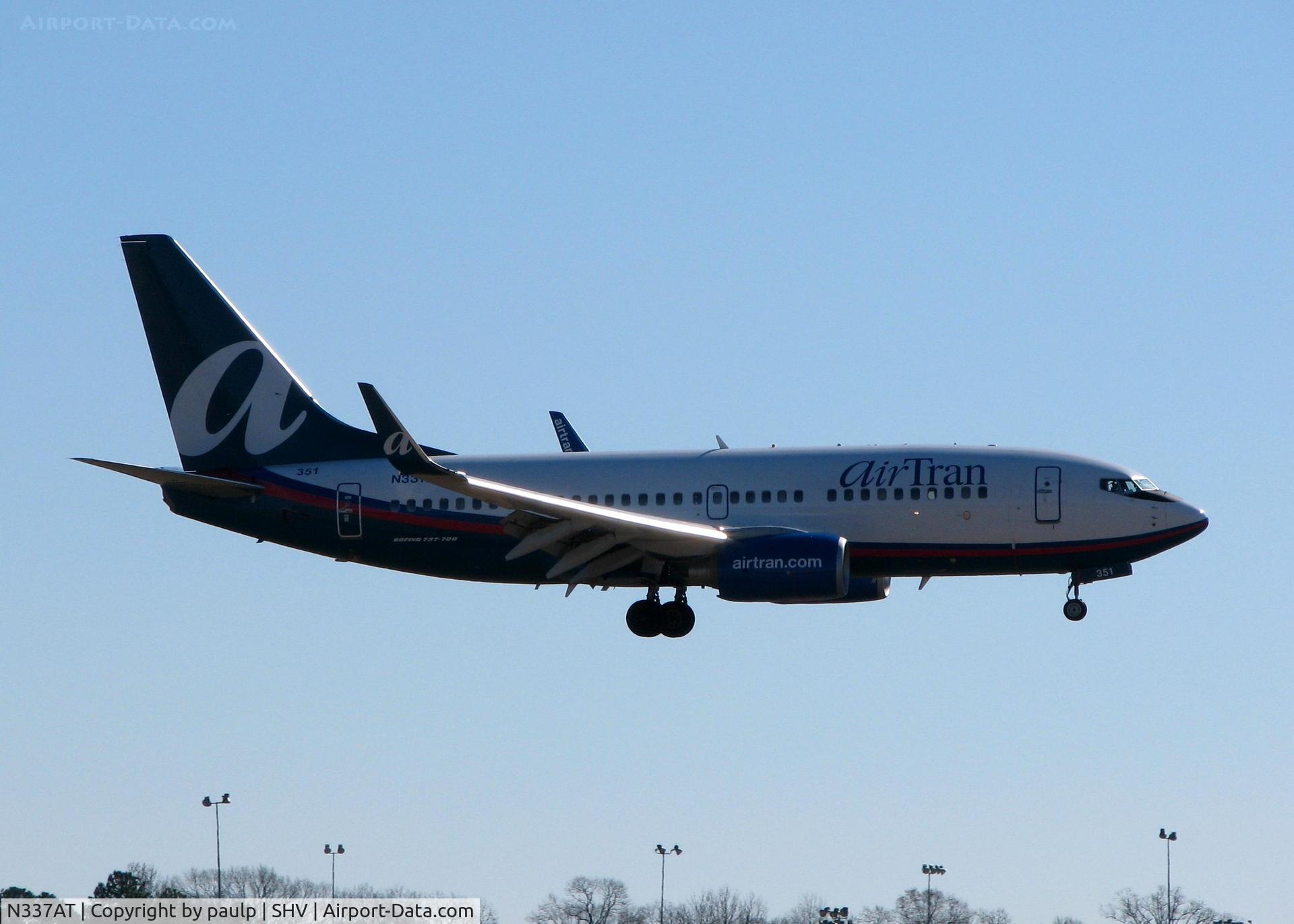 N337AT, 2008 Boeing 737-7BD C/N 36717, About to touch down on runway 23 at the Shreveport Regional airport. This was a charter from Atlanta for the Independence Bowl with the Georgia Bulldogs beating Texas A & M.