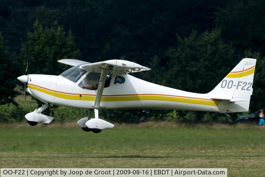 OO-F22, 2006 B & F Technik FK-9 Mark IV Utility C/N 09-04-292, arriva at the 2009 old-timer fly-in.
