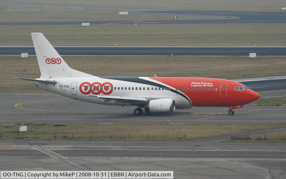 OO-TNG, 1988 Boeing 737-3Y0 C/N 24255, Operating in Pax config today.