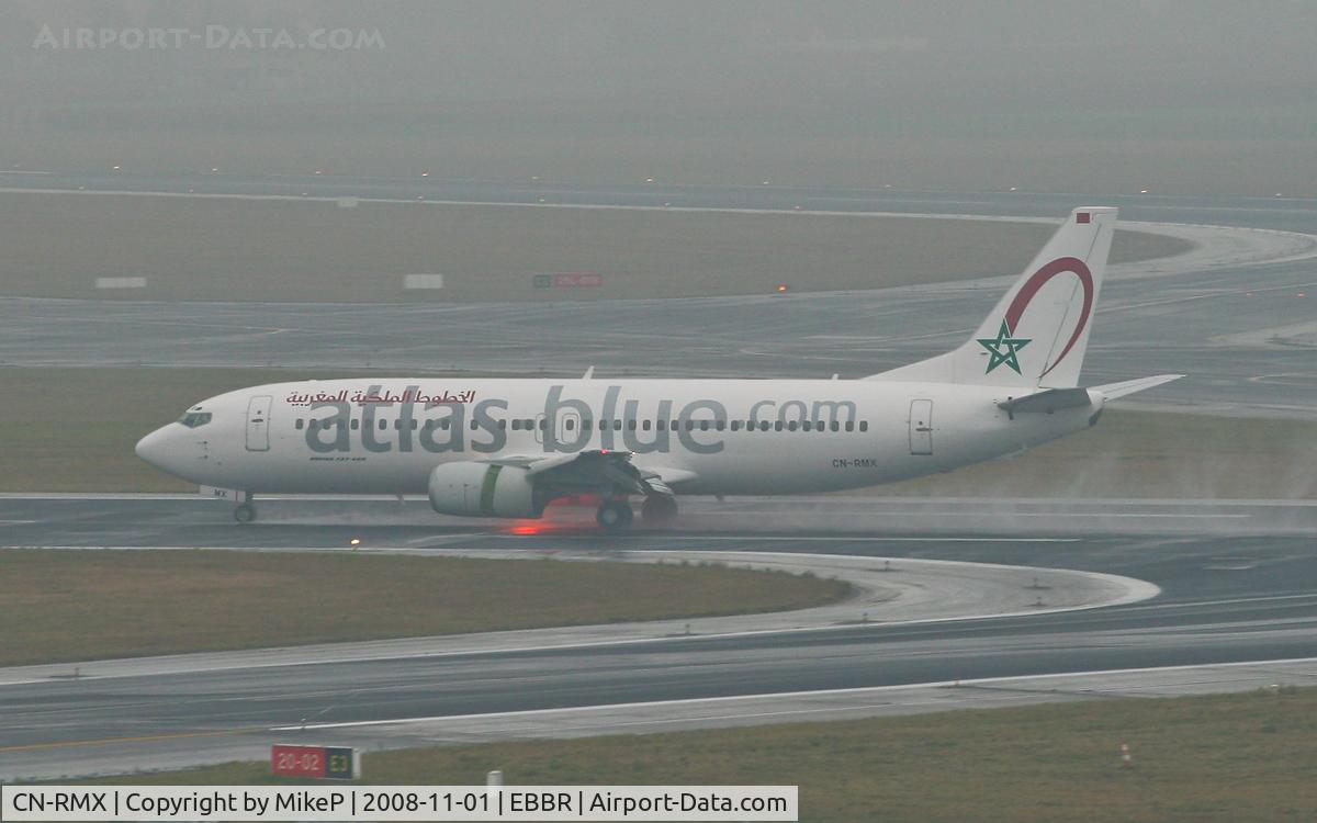 CN-RMX, 1992 Boeing 737-4B6 C/N 26526, Arriving at BRU in the pouring rain.