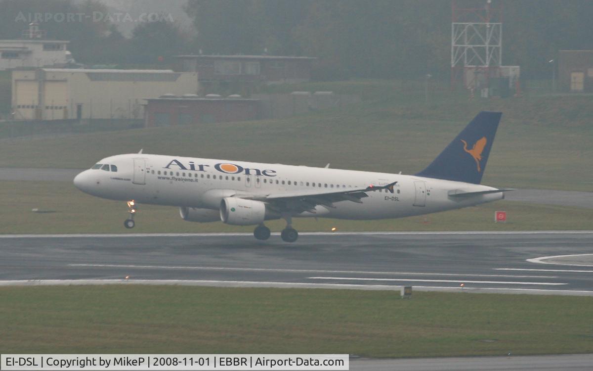 EI-DSL, 2007 Airbus A320-216 C/N 3343, Arriving at BRU on this dank morning.