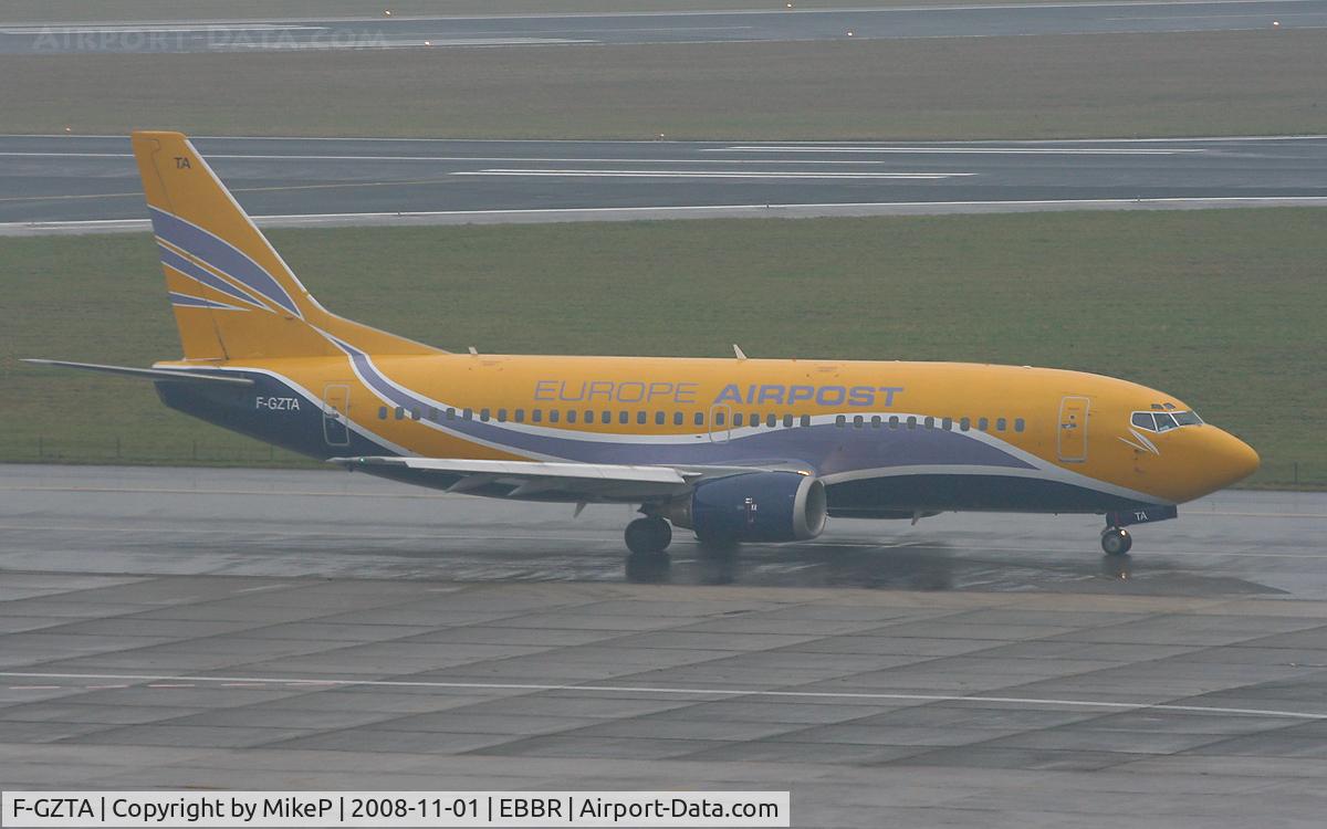 F-GZTA, 1998 Boeing 737-33V(QC) C/N 29333/3084, Operating in Pax config today.