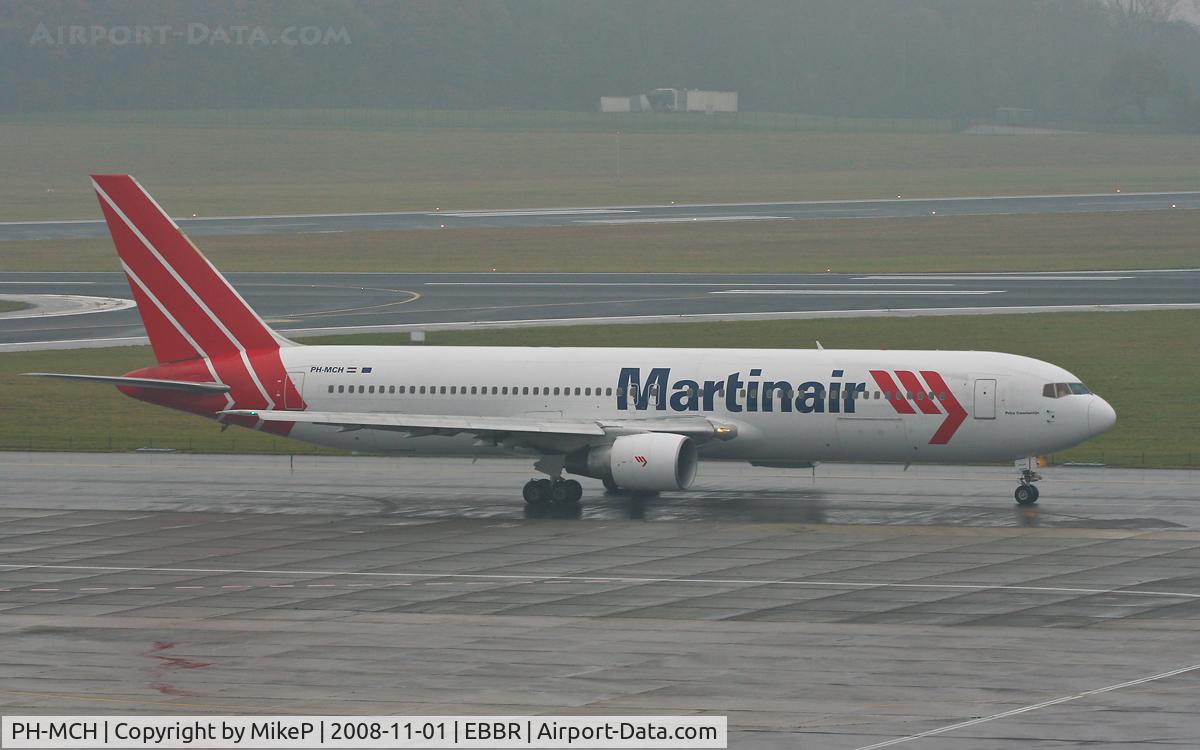PH-MCH, 1990 Boeing 767-31A/ER C/N 24429, Heading to 07R for departure.