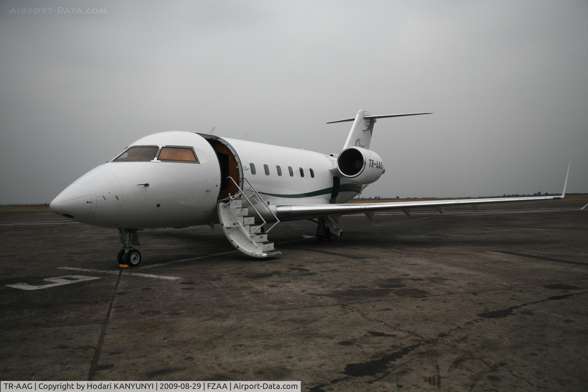 TR-AAG, 1990 Canadair Challenger 601-3A (CL-600-2B16) C/N 5071, Vue de ce superbe avion de passage à Kinshasa