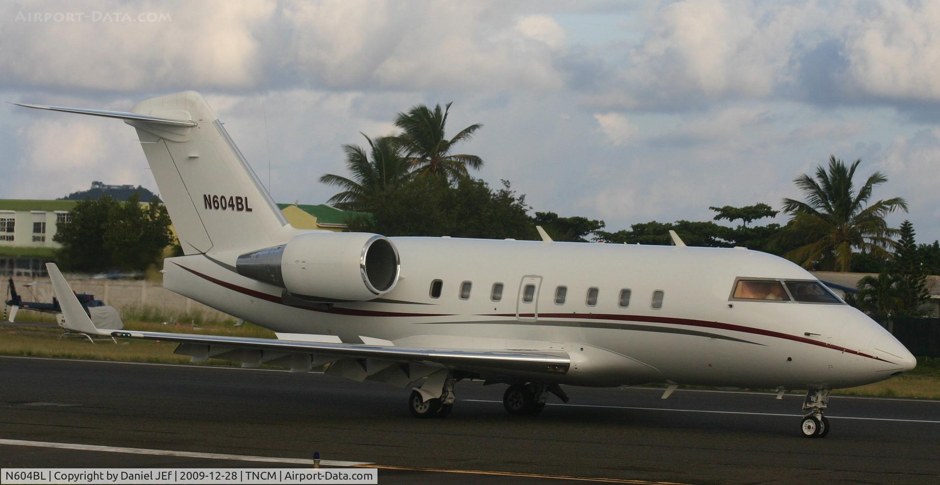 N604BL, 1995 Canadair Challenger 604 (CL-600-2B16) C/N 5301, N604BL just landed on runway 10 from Anguilla