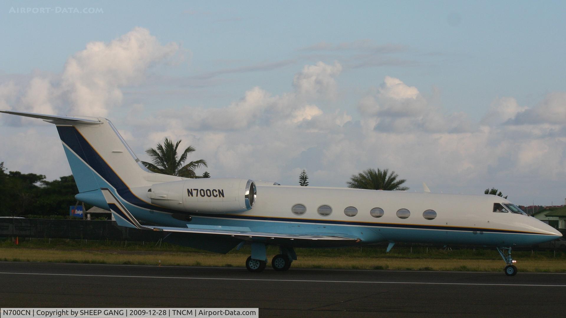 N700CN, 1990 Gulfstream Aerospace G-IV C/N 1133, N700CN just did an early morning landing after they did a missed landing.