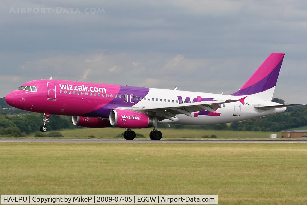 HA-LPU, 2009 Airbus A320-232 C/N 3877, Second visit of the day for this Airbus A320.