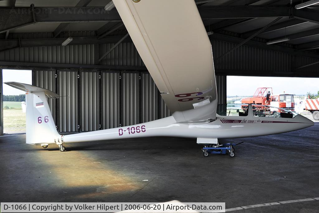 D-1066, DG Flugzeugbau DG-1000 C/N Not found D-1066, DG-1000