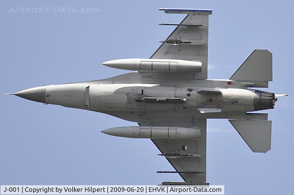J-001, Fokker F-16AM Fighting Falcon C/N 6D-157, at Volkel