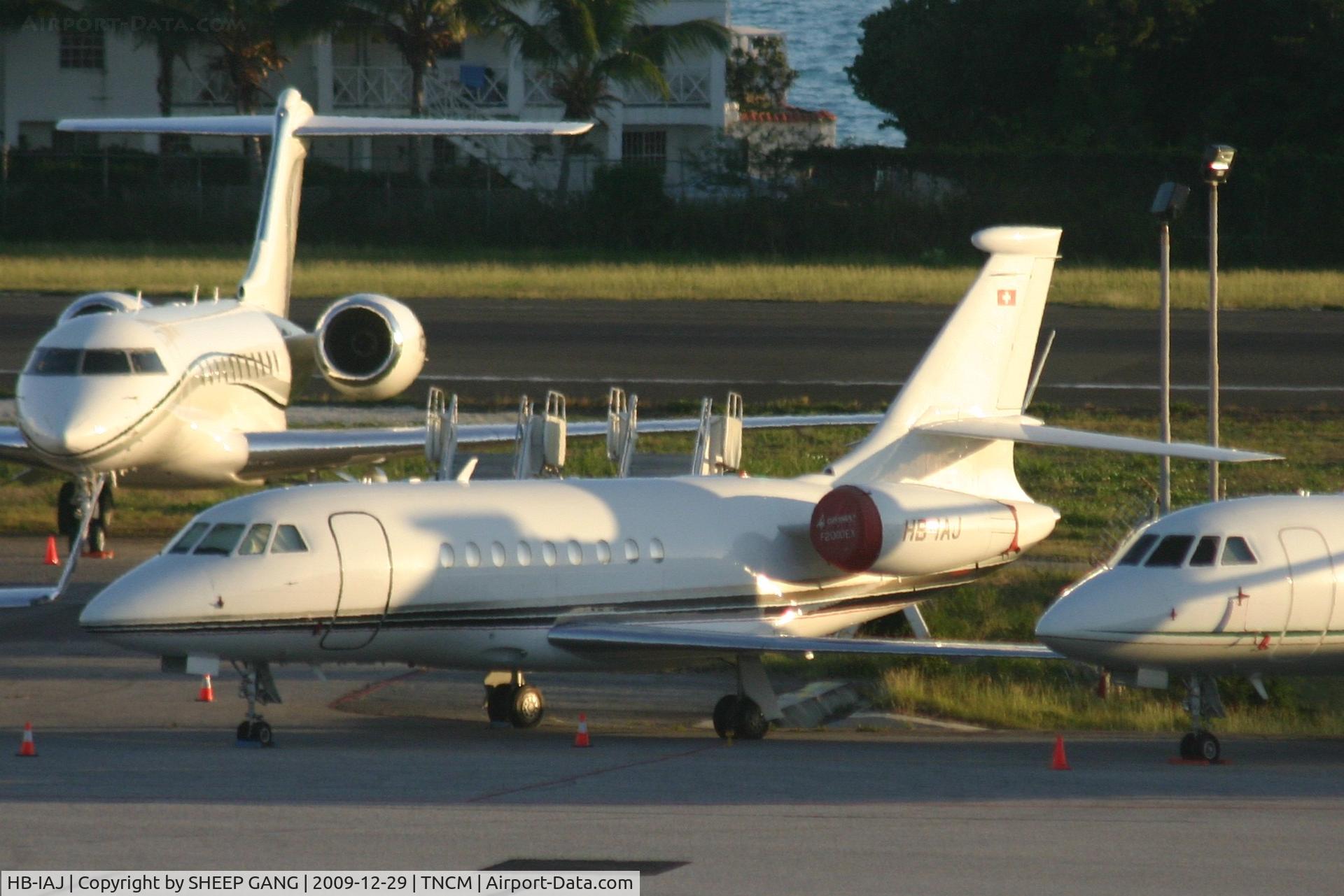 HB-IAJ, 2003 Dassault Falcon 2000EX C/N 3, Hb-iaj park between the rest corperates