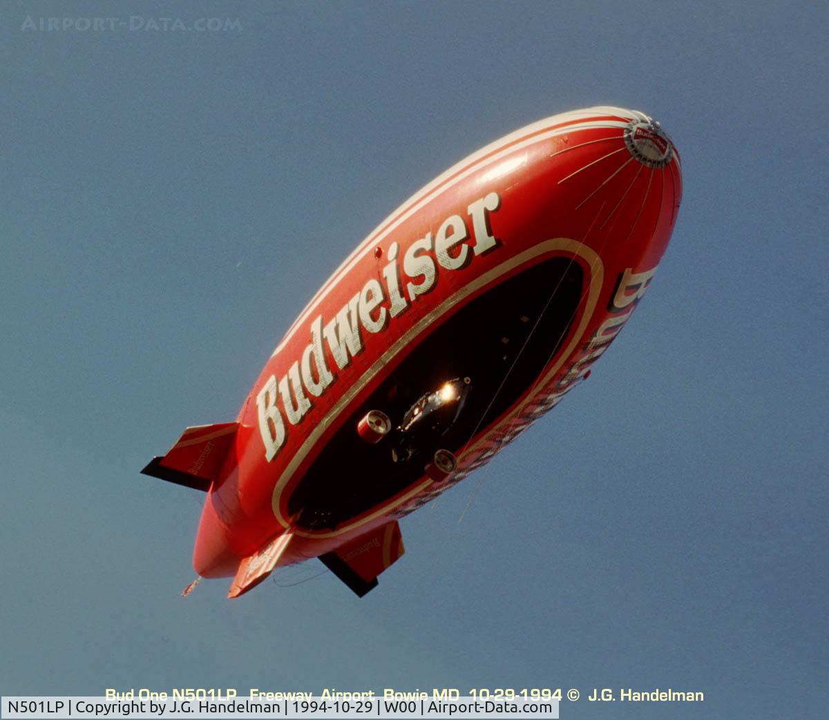 N501LP, Airship Industries Skyship 500 C/N 1214-04, Bud One Fly Past at Freeway Airport
