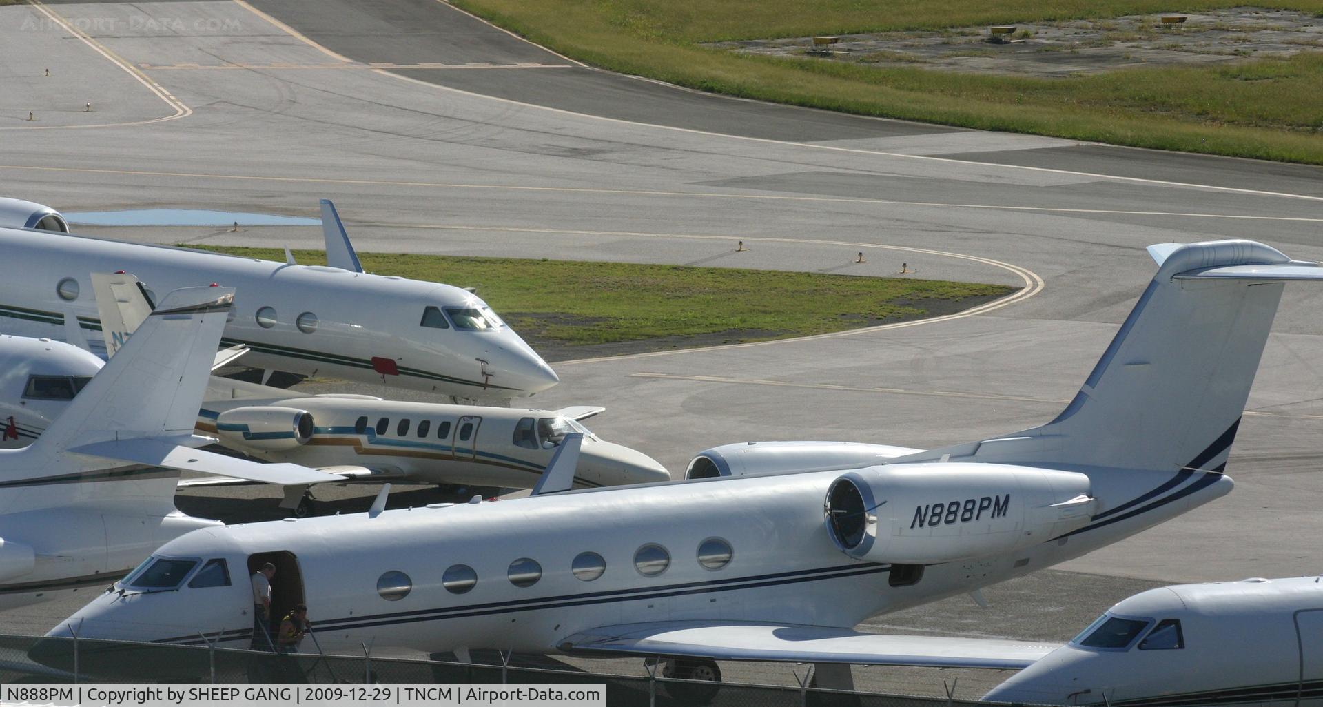 N888PM, 1992 Gulfstream Aerospace G-IV C/N 1195, N888PM park at the Cargo ramp