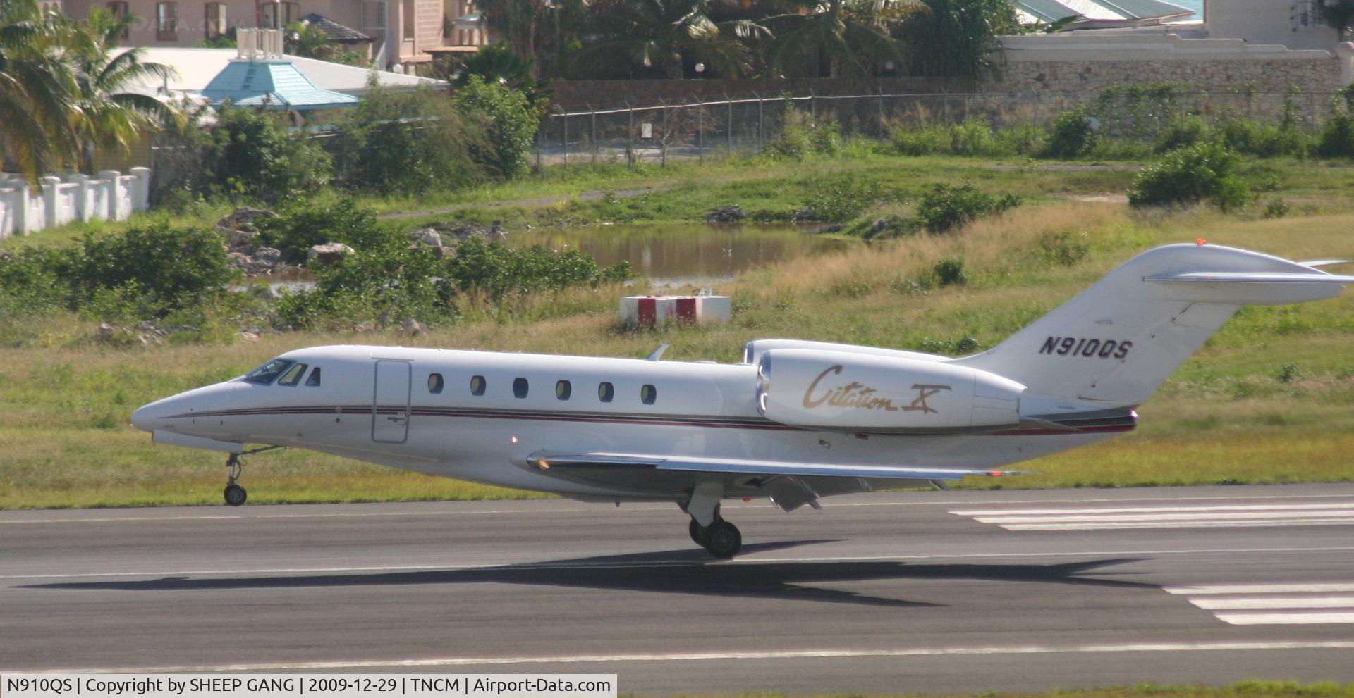 N910QS, 2000 Cessna 750 Citation X C/N 750-0110, N910QS landing at TNCM