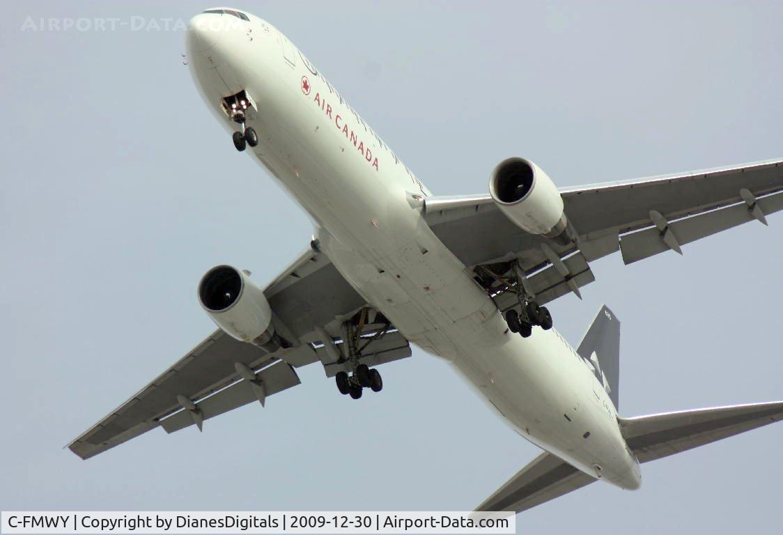 C-FMWY, 1996 Boeing 767-333 C/N 25587, Toronto Airport