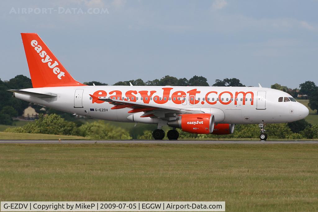 G-EZDV, 2008 Airbus A319-111 C/N 3742, Taxiing to the end of Runway 26 to line up & wait.