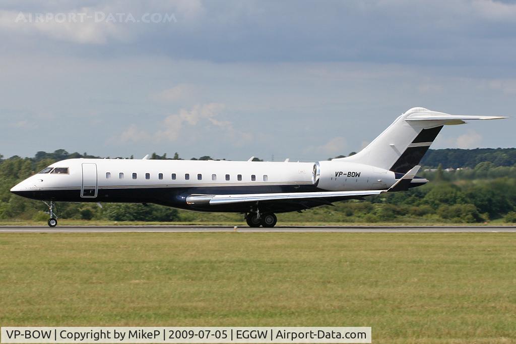 VP-BOW, 2004 Bombardier Global Express (BD-700-1A10) C/N 9141, Departure roll from Luton.