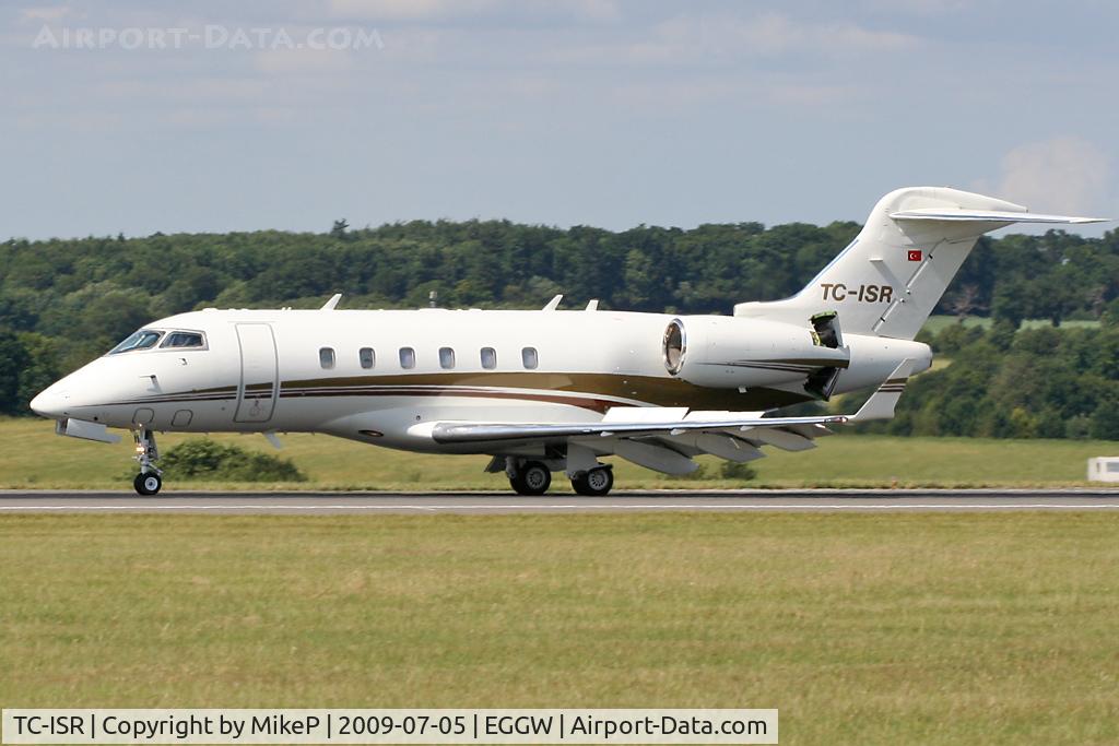 TC-ISR, Bombardier Challenger 300 (BD-100-1A10) C/N 20138, Braking on arrival at Luton.