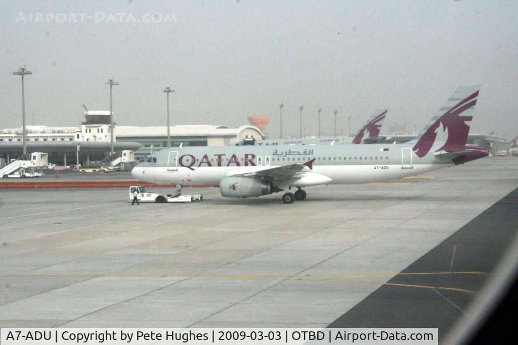 A7-ADU, 2007 Airbus A320-232 C/N 3071, A7-ADU A320 pushing back at Doha, Qatar