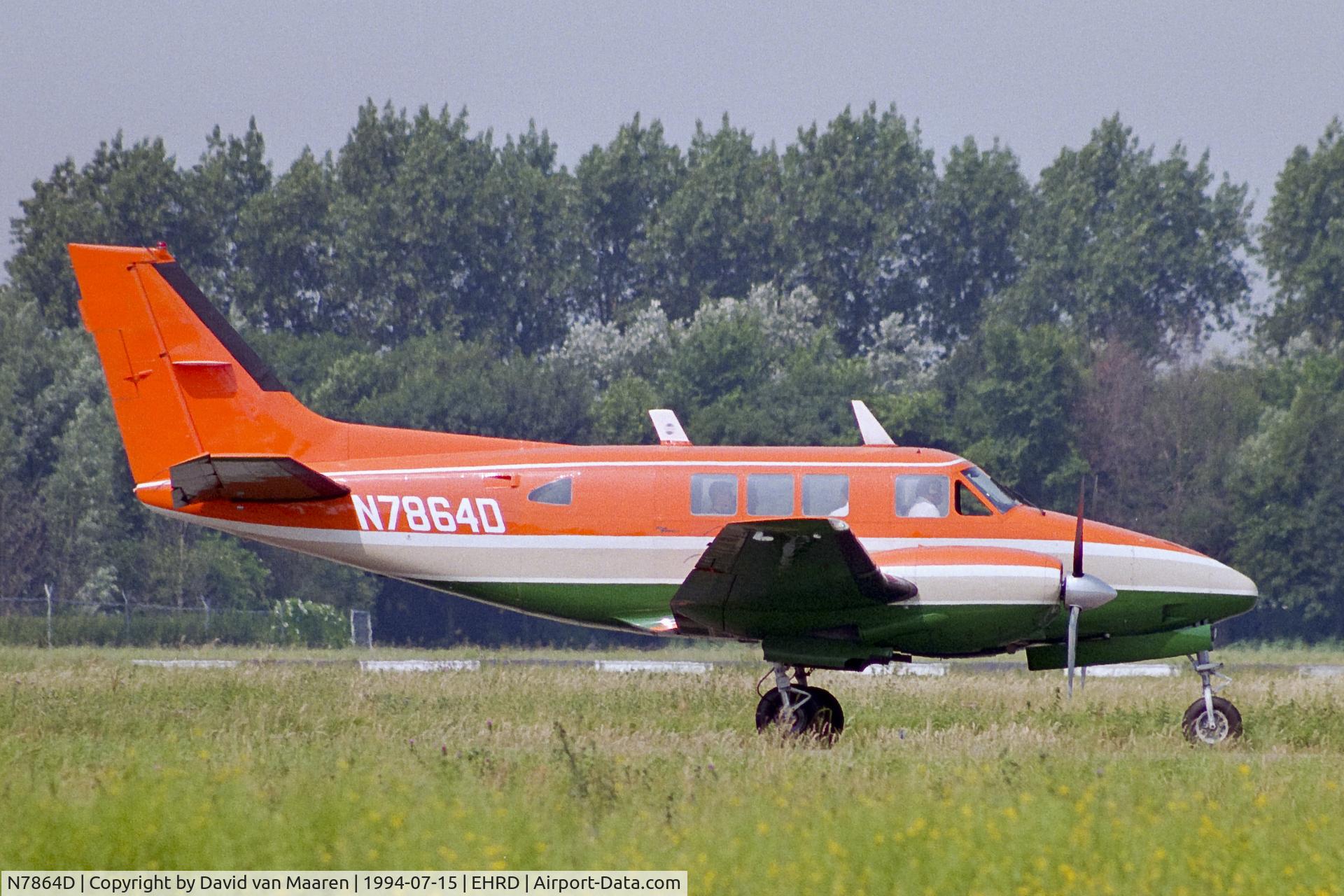 N7864D, 1963 Beech 65-80 C/N LD-120, ex NLR colors