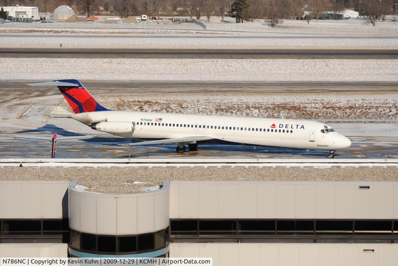 N786NC, 1980 McDonnell Douglas DC-9-51 C/N 48148, New colors