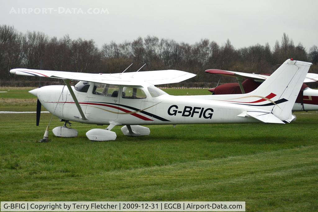 G-BFIG, 1977 Reims FR172K Hawk XP C/N 0615, Cessna 172FK at Home base , Barton