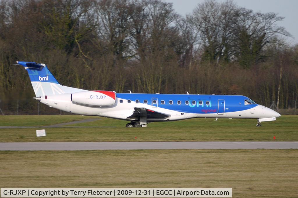 G-RJXP, 2001 Embraer ERJ-135ER (EMB-135ER) C/N 145431, BMI Embraer 135ER about to take off at Manchester
