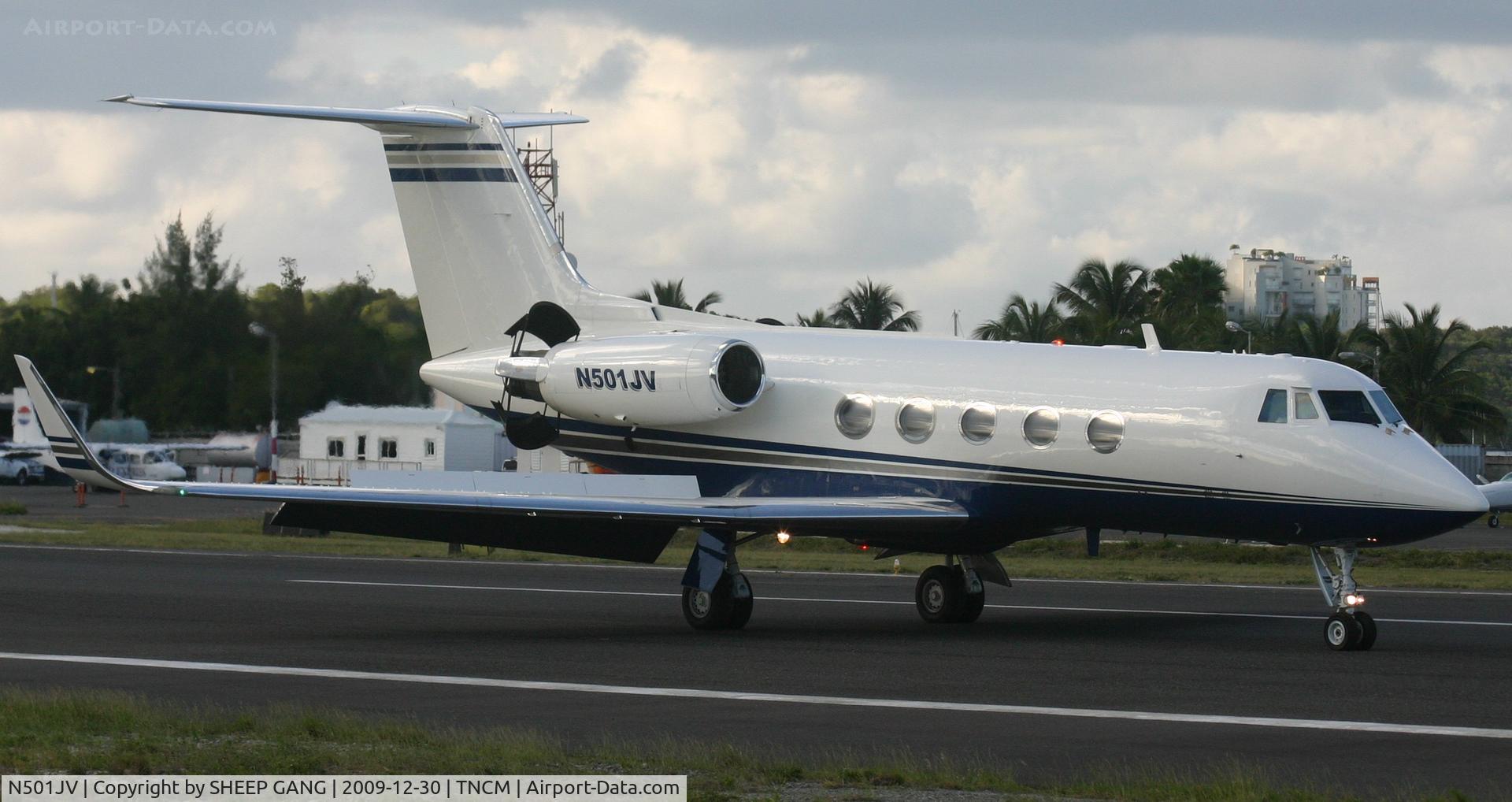 N501JV, 1975 Grumman G-1159 Gulfstream II SP C/N 168, N501JV landed at TNCM