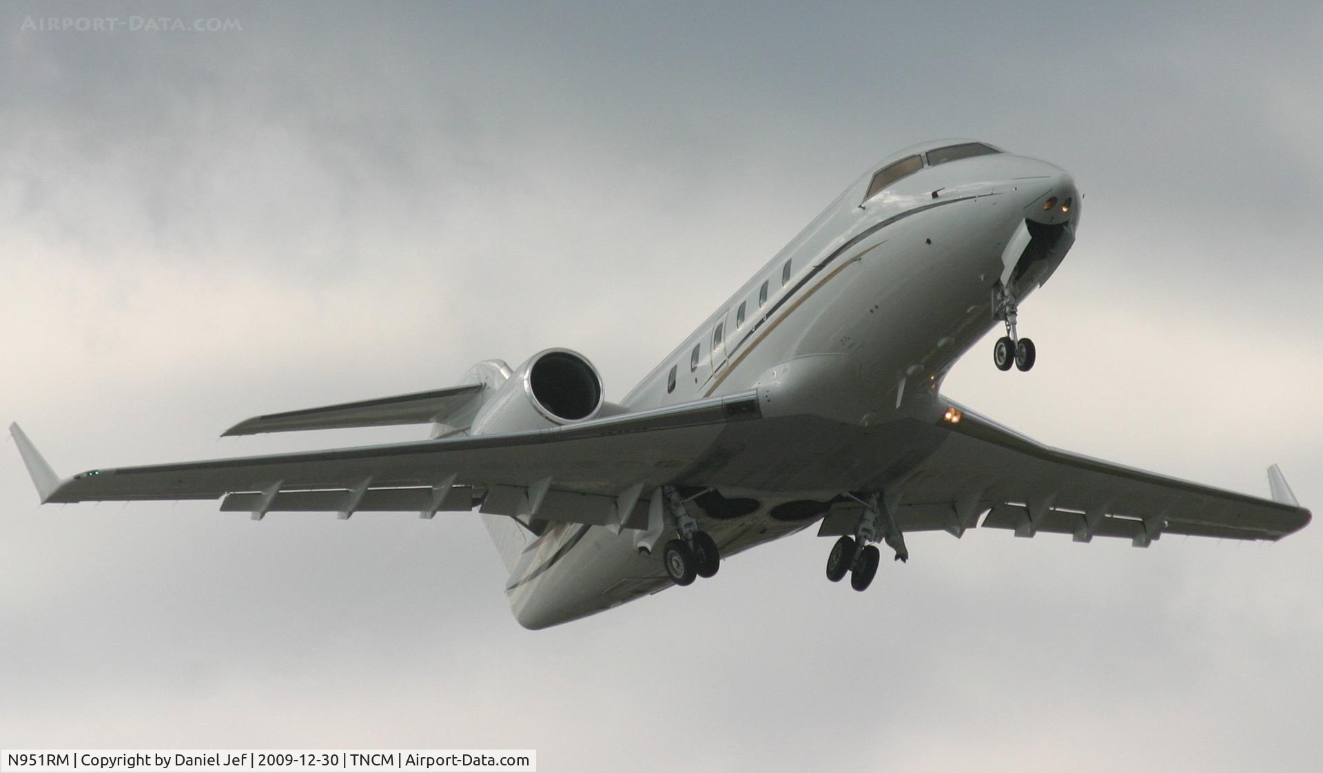 N951RM, 1985 Canadair Challenger 601 (CL-600-2A12) C/N 3042, N951RM Departing TNCM on runway 10