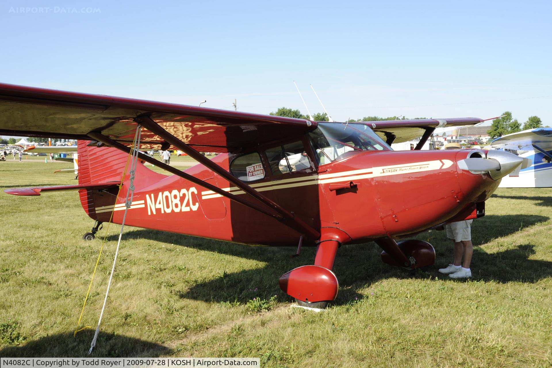 N4082C, 1949 Universal Stinson 108-3 C/N 108-5082, EAA AIRVENTURE 2009