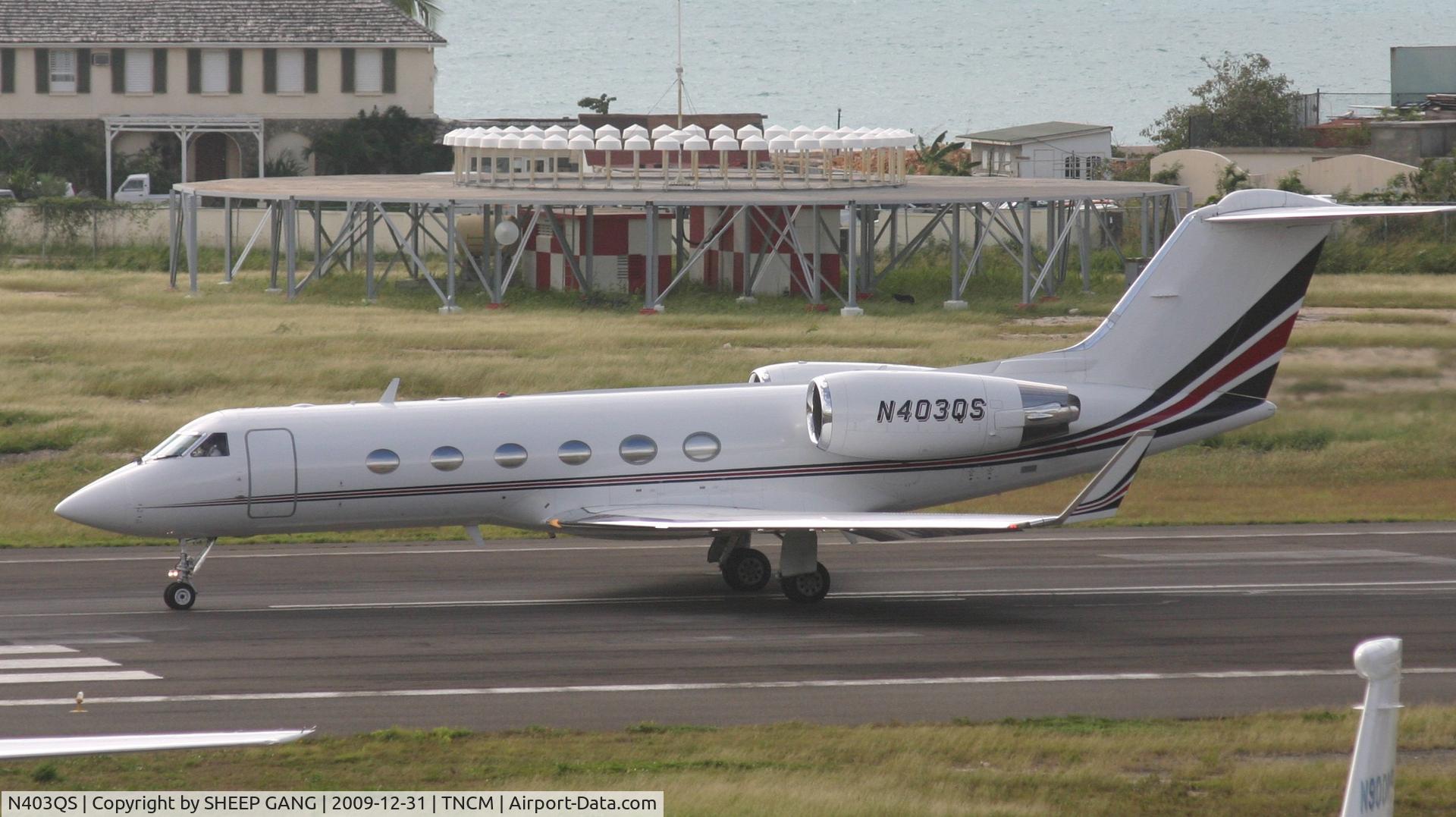 N403QS, 2000 Gulfstream Aerospace G-IV C/N 1403, N403QS on the active departing TNCM