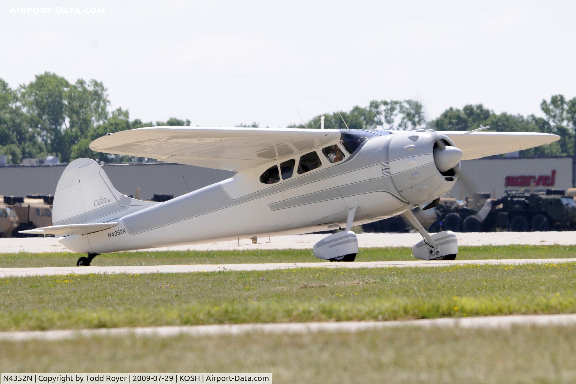 N4352N, 1947 Cessna 195 C/N 7055, EAA AIRVENTURE 2009