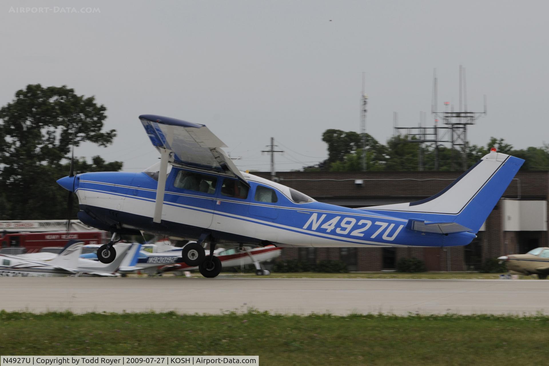 N4927U, 1965 Cessna 210E Centurion C/N 21058627, EAA AIRVENTURE 2009