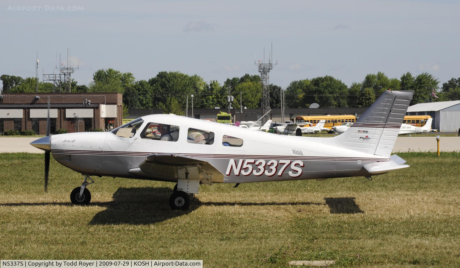 N5337S, 2001 Piper PA-28-181 Archer C/N 2843479, EAA AIRVENTURE 2009