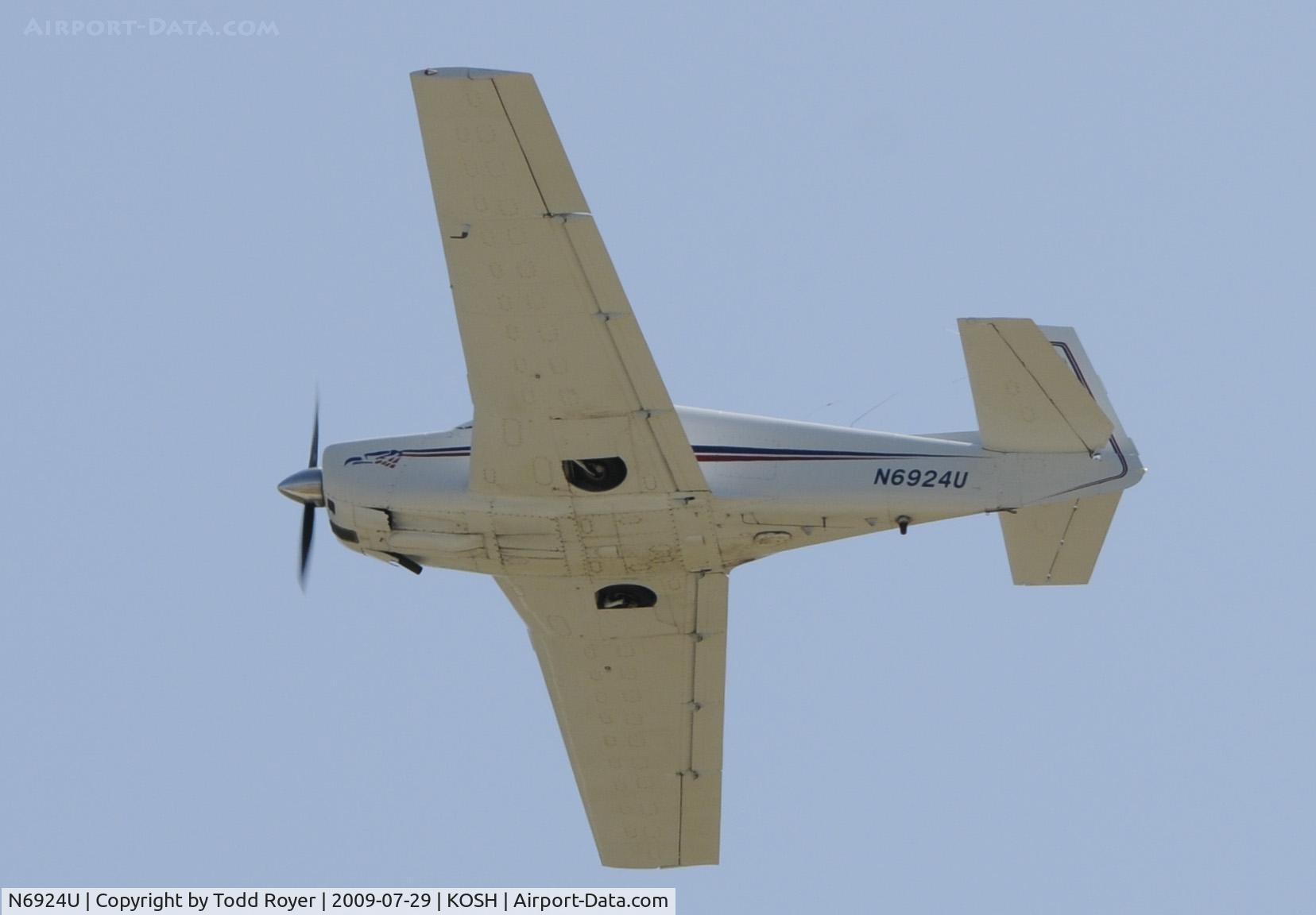 N6924U, 1964 Mooney M20E C/N 294, EAA AIRVENTURE 2009