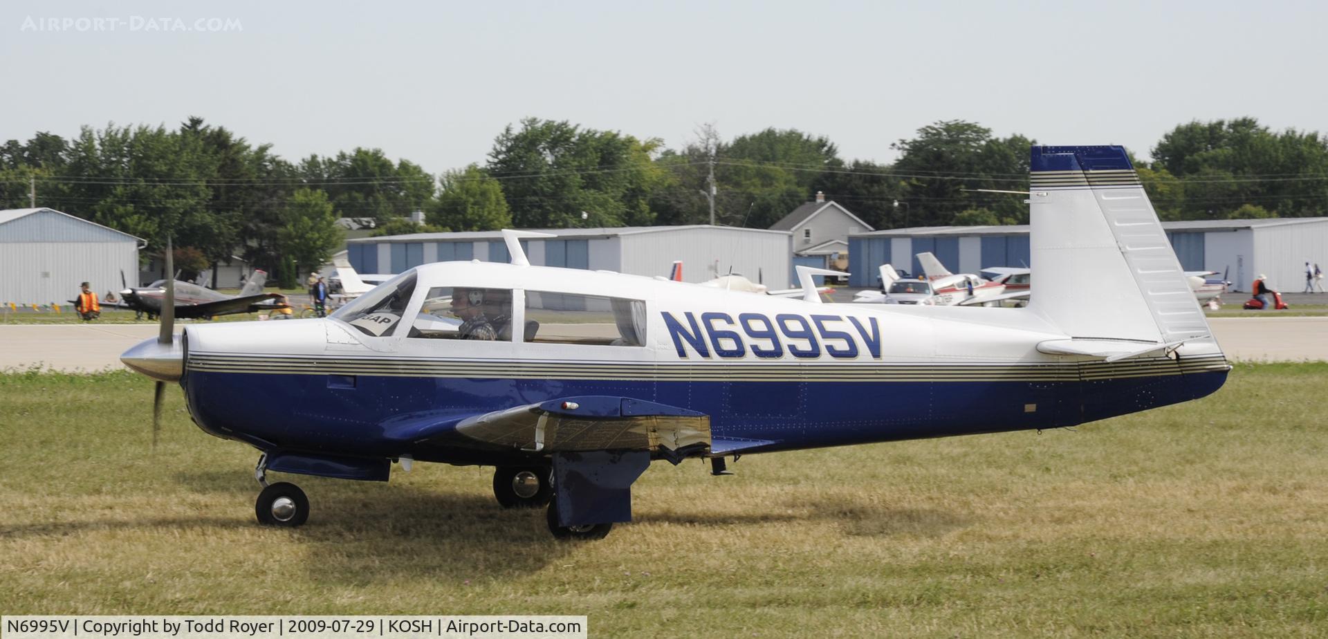 N6995V, 1976 Mooney M20F Executive C/N 22-1357, EAA AIRVENTURE 2009
